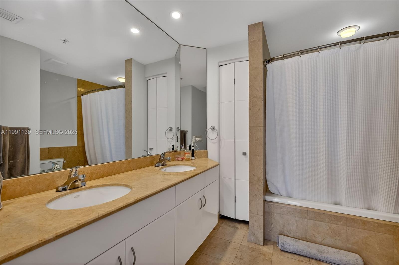 COURTS BRICKELL KEY CONDO - Residential