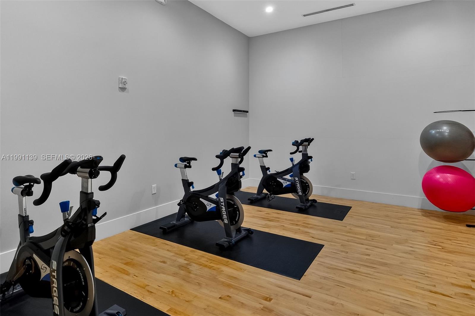 COURTS BRICKELL KEY CONDO - Residential