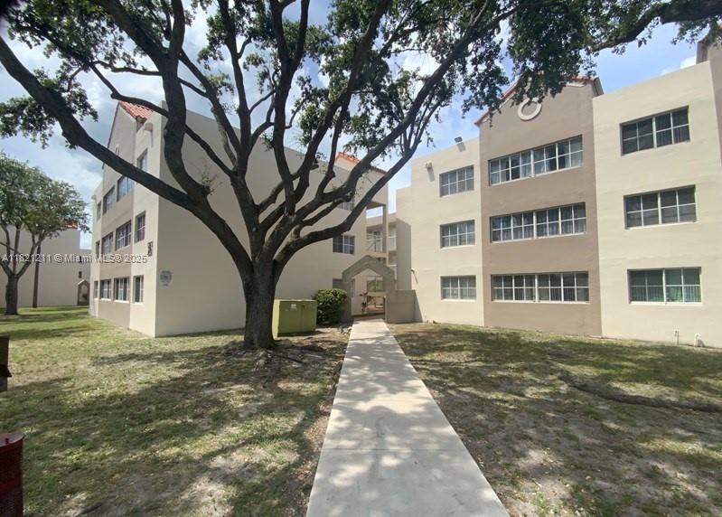 Property for Sale at 6115 Nw 186th St 104, Hialeah, Miami-Dade County, Florida - Bedrooms: 3 
Bathrooms: 2  - $295,000