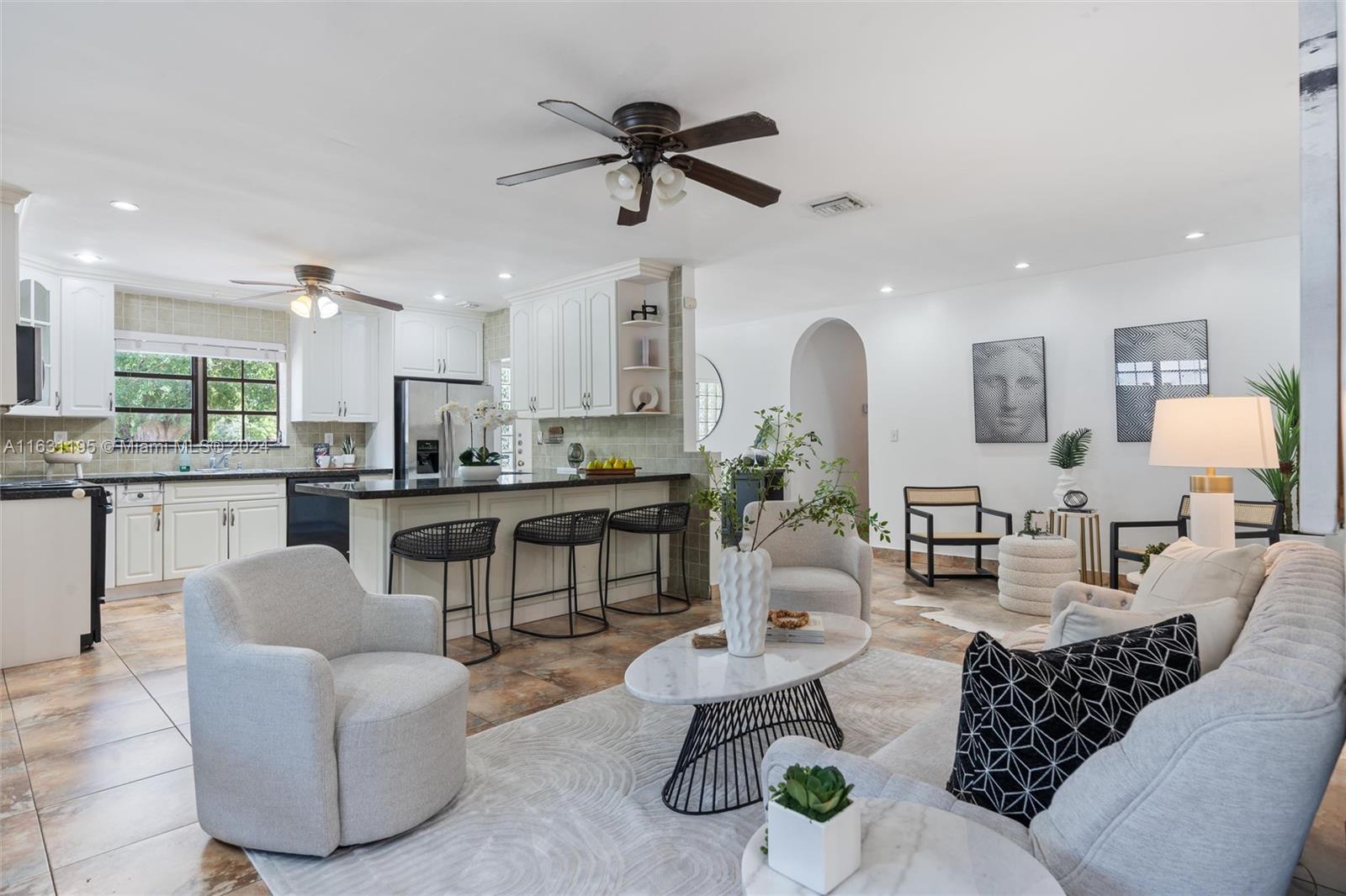 WINDWARD MANOR NO 3 - Residential