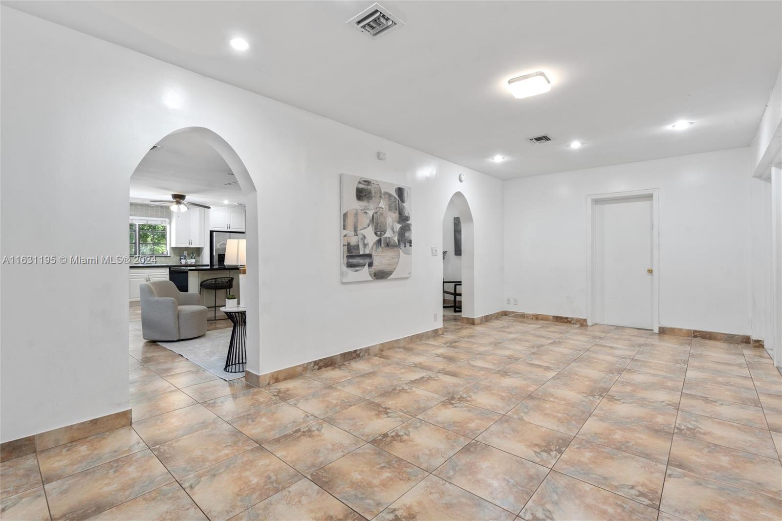 WINDWARD MANOR NO 3 - Residential