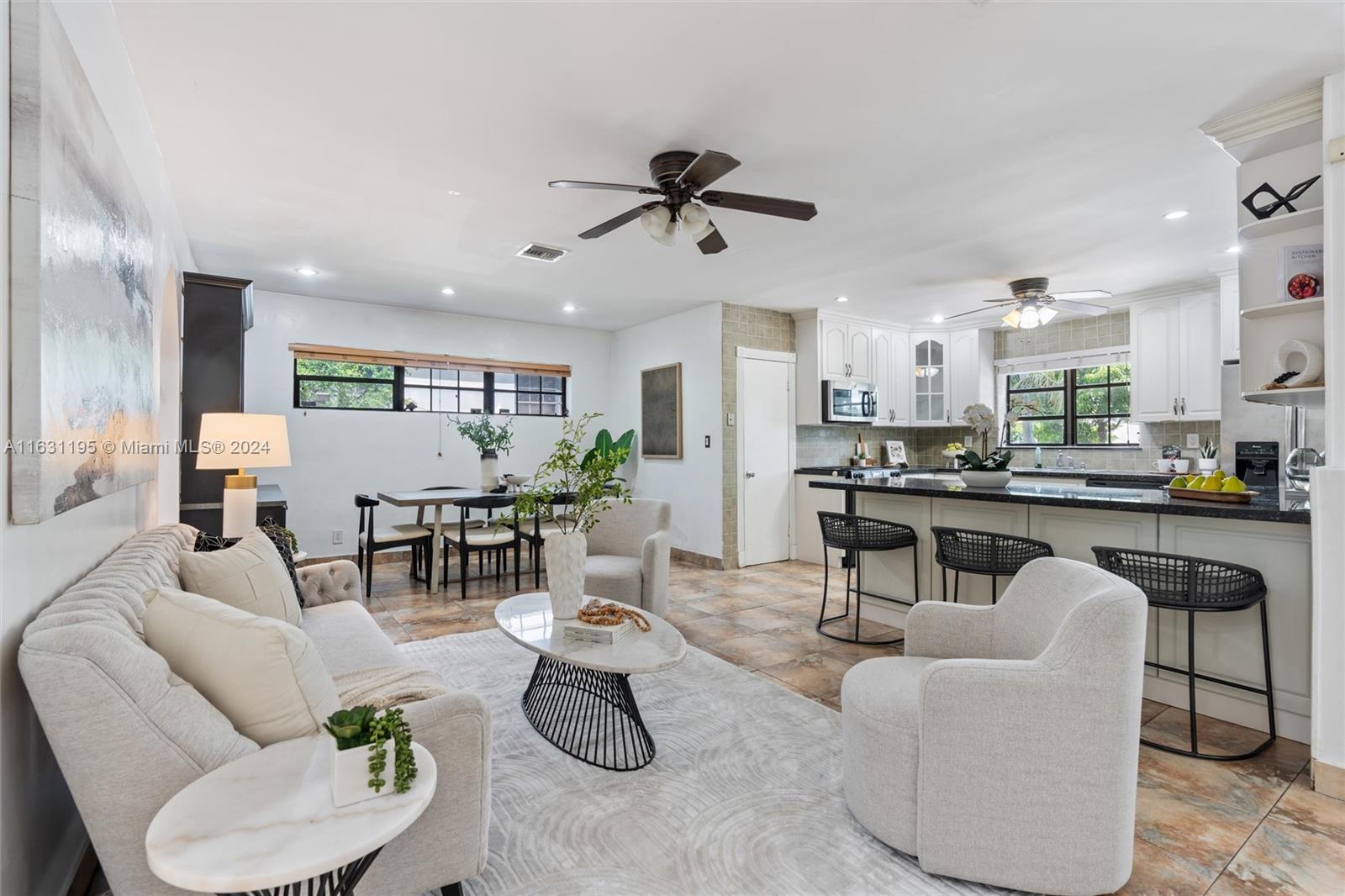 WINDWARD MANOR NO 3 - Residential