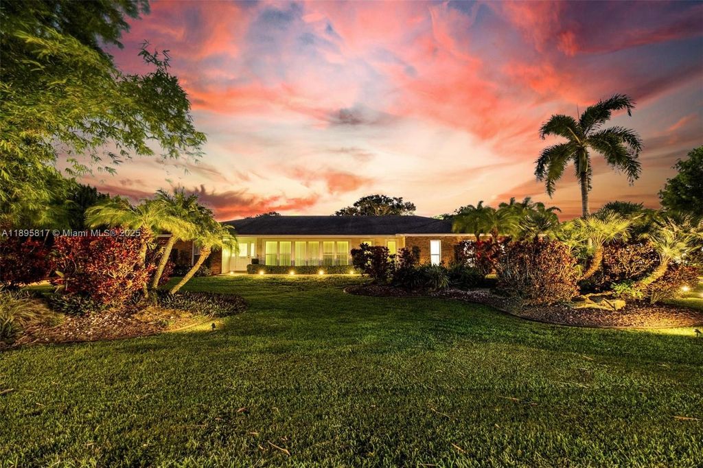 Photo of 4020 SW 112th Ave, Davie, FL 33330 (MLS # A11895817)