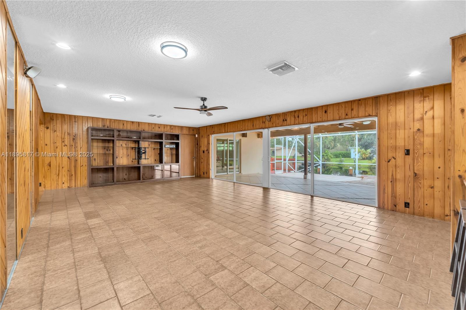 MARTHA BRIGHT FARMS - Residential