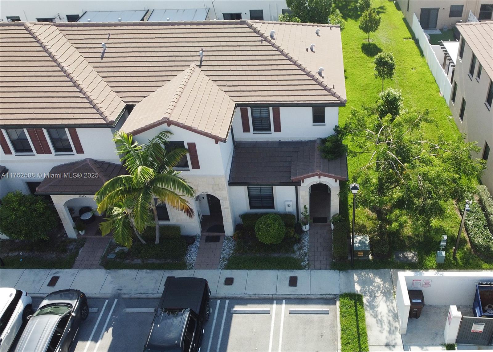 Property for Sale at 10587 W 33rd Ct 10587, Hialeah, Miami-Dade County, Florida - Bedrooms: 3 
Bathrooms: 3  - $529,990