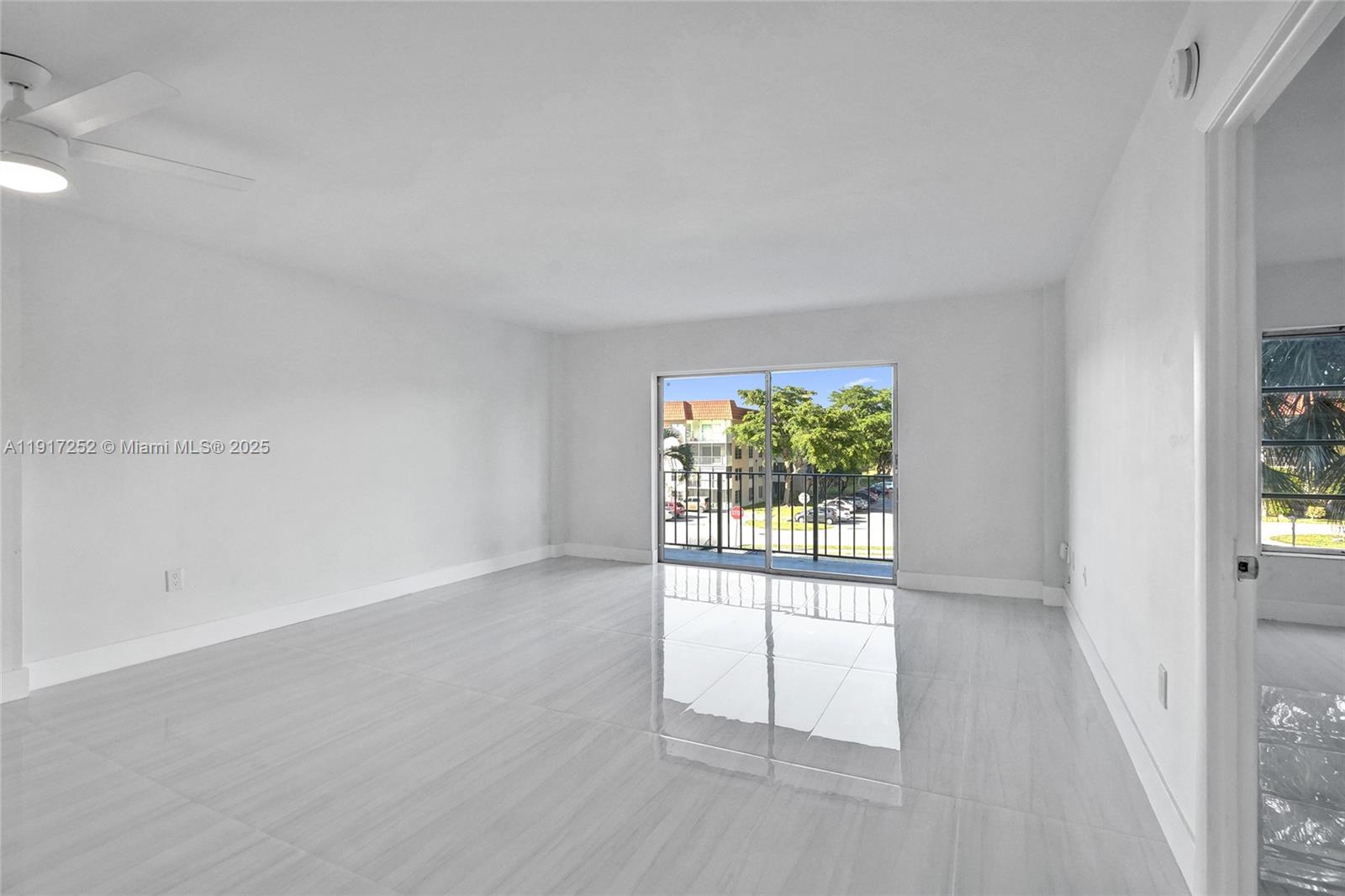 MANORS OF INVERRARY XII - Residential