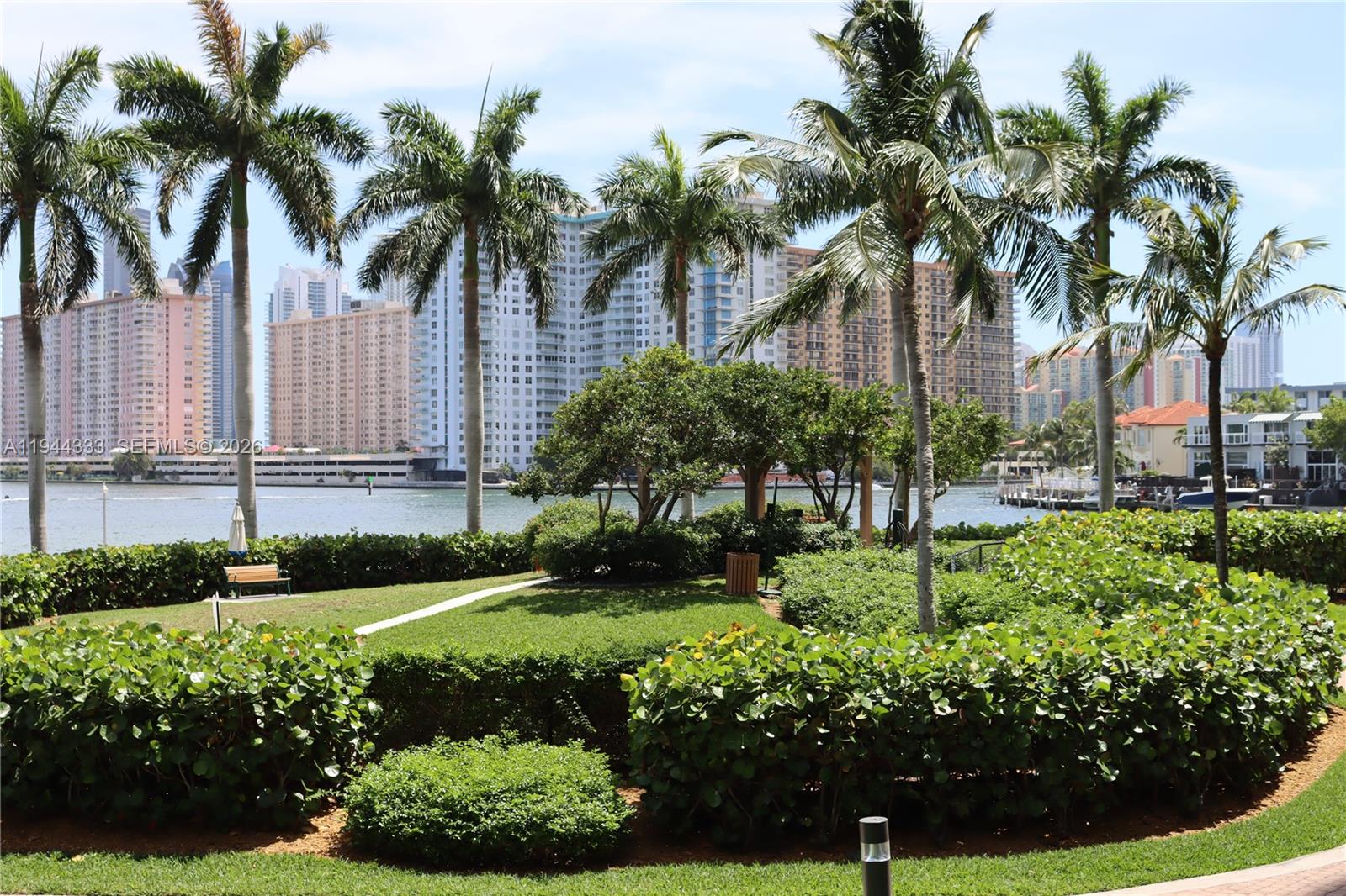 4000 ISL BLVD WILLIAMS IS - Residential