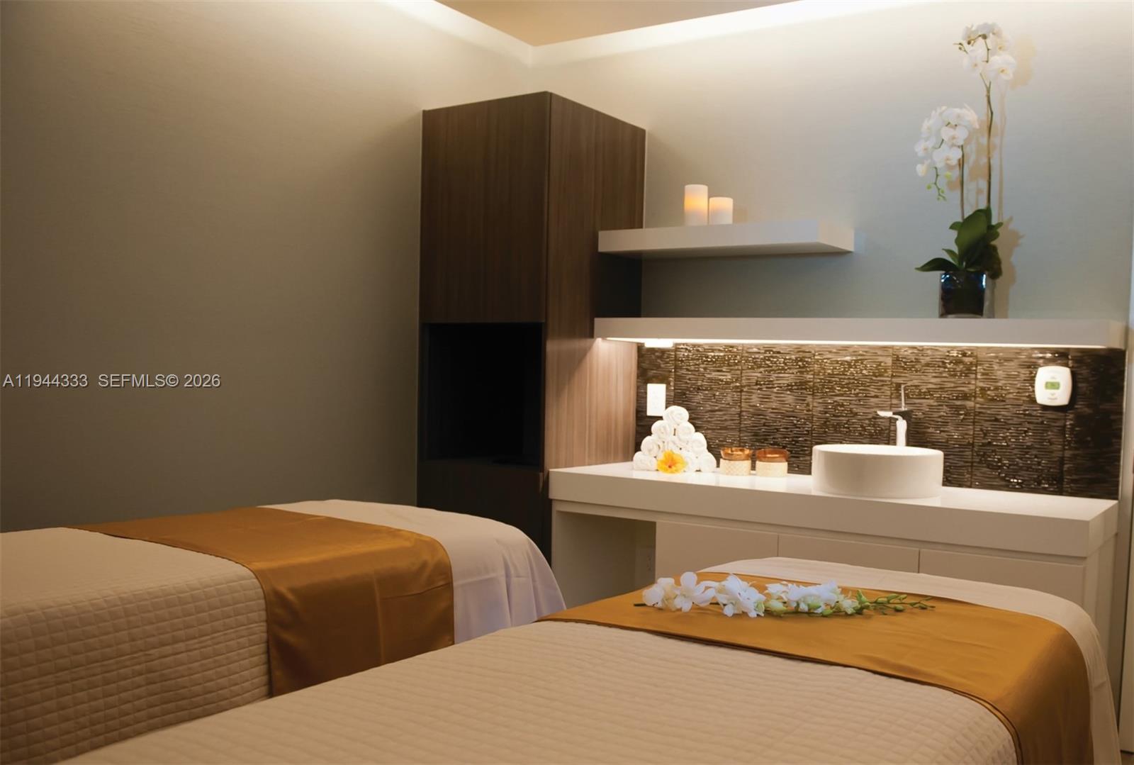 4000 ISL BLVD WILLIAMS IS - Residential