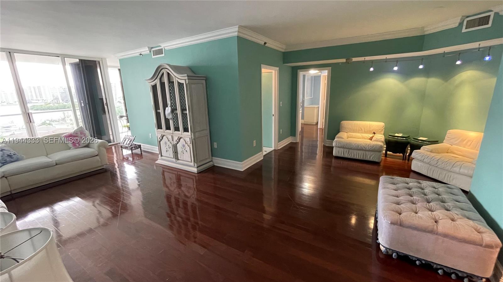 4000 ISL BLVD WILLIAMS IS - Residential