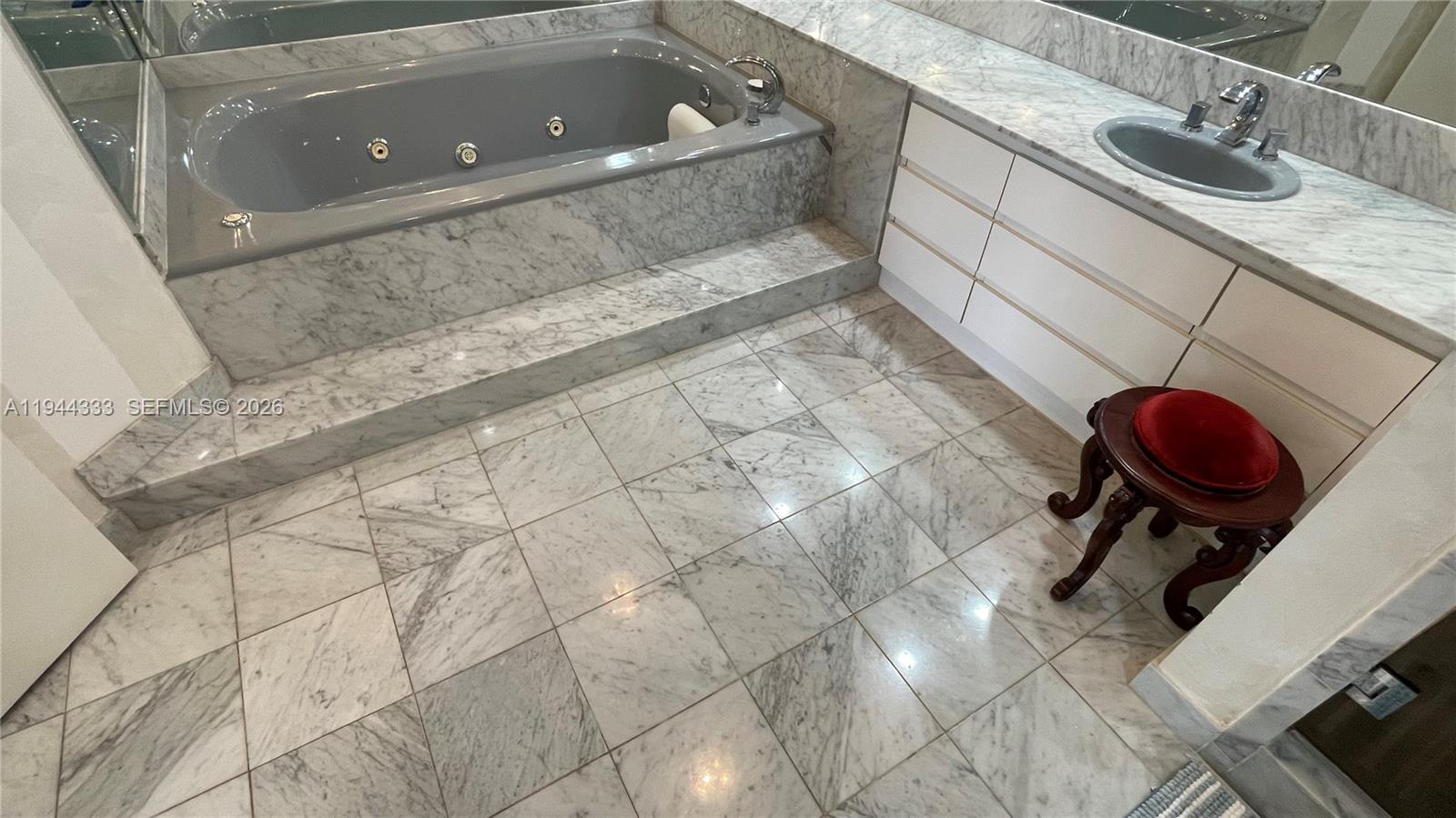 4000 ISL BLVD WILLIAMS IS - Residential