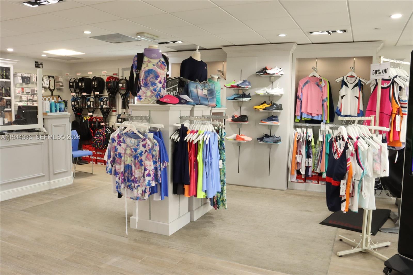 4000 ISL BLVD WILLIAMS IS - Residential