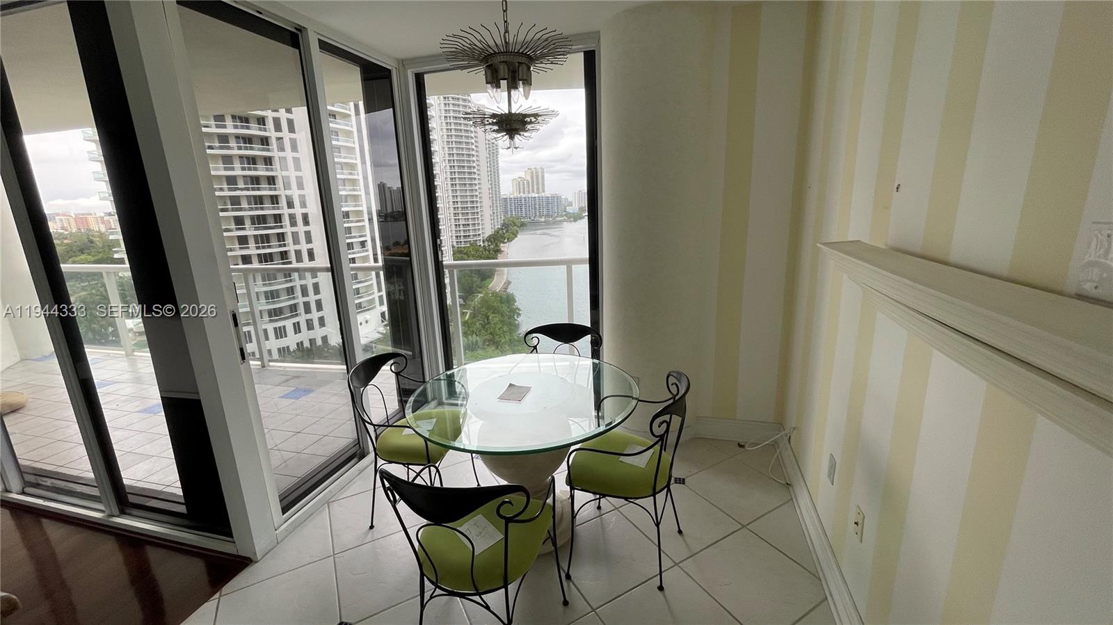 4000 ISL BLVD WILLIAMS IS - Residential