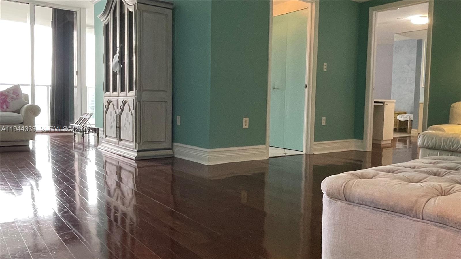 4000 ISL BLVD WILLIAMS IS - Residential