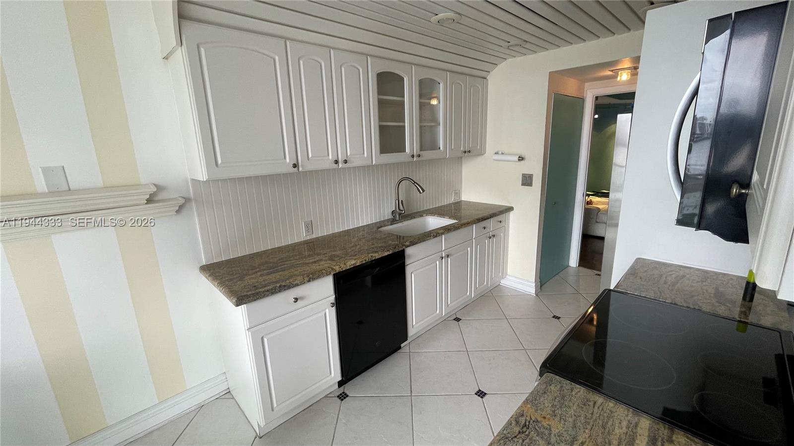 4000 ISL BLVD WILLIAMS IS - Residential