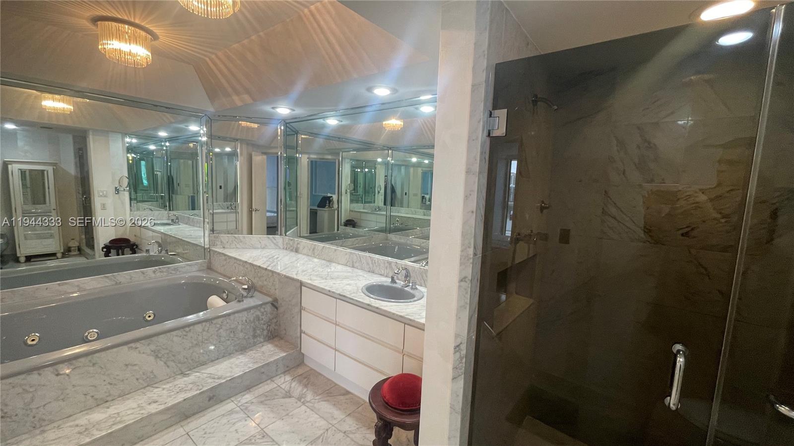 4000 ISL BLVD WILLIAMS IS - Residential