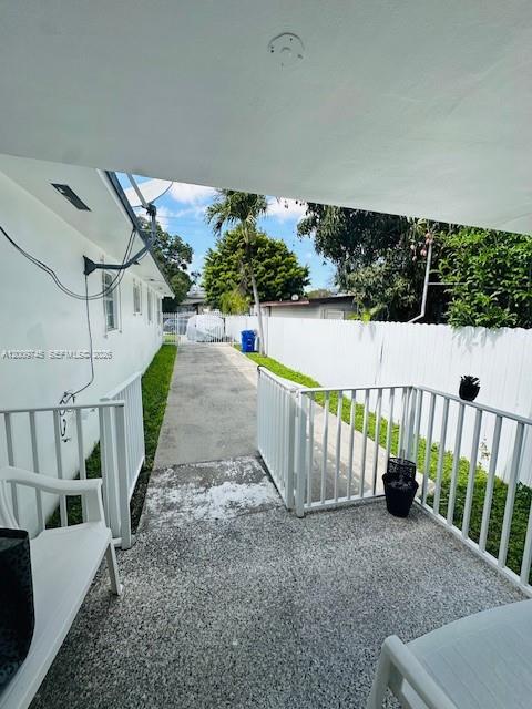 3418 SW 23rd Ter 3418