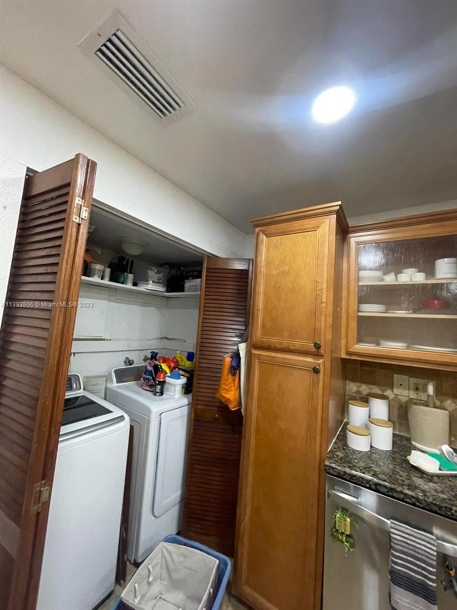 Photo 17 of 26 of 10429 SW 80th St 10429 townhome