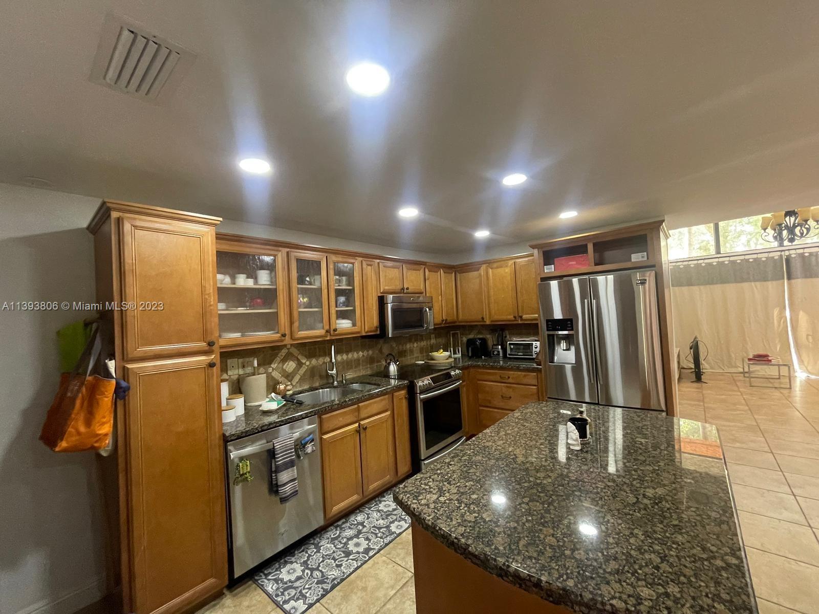 Photo 16 of 26 of 10429 SW 80th St 10429 townhome