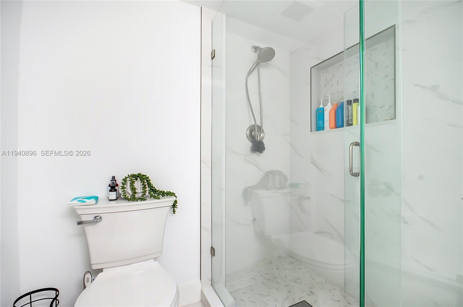 SUNSET PARK LAKE VILLAS SE - Residential