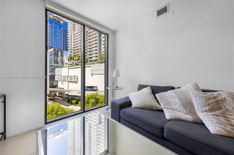 31 SE 6th St 907 Miami FL 33131