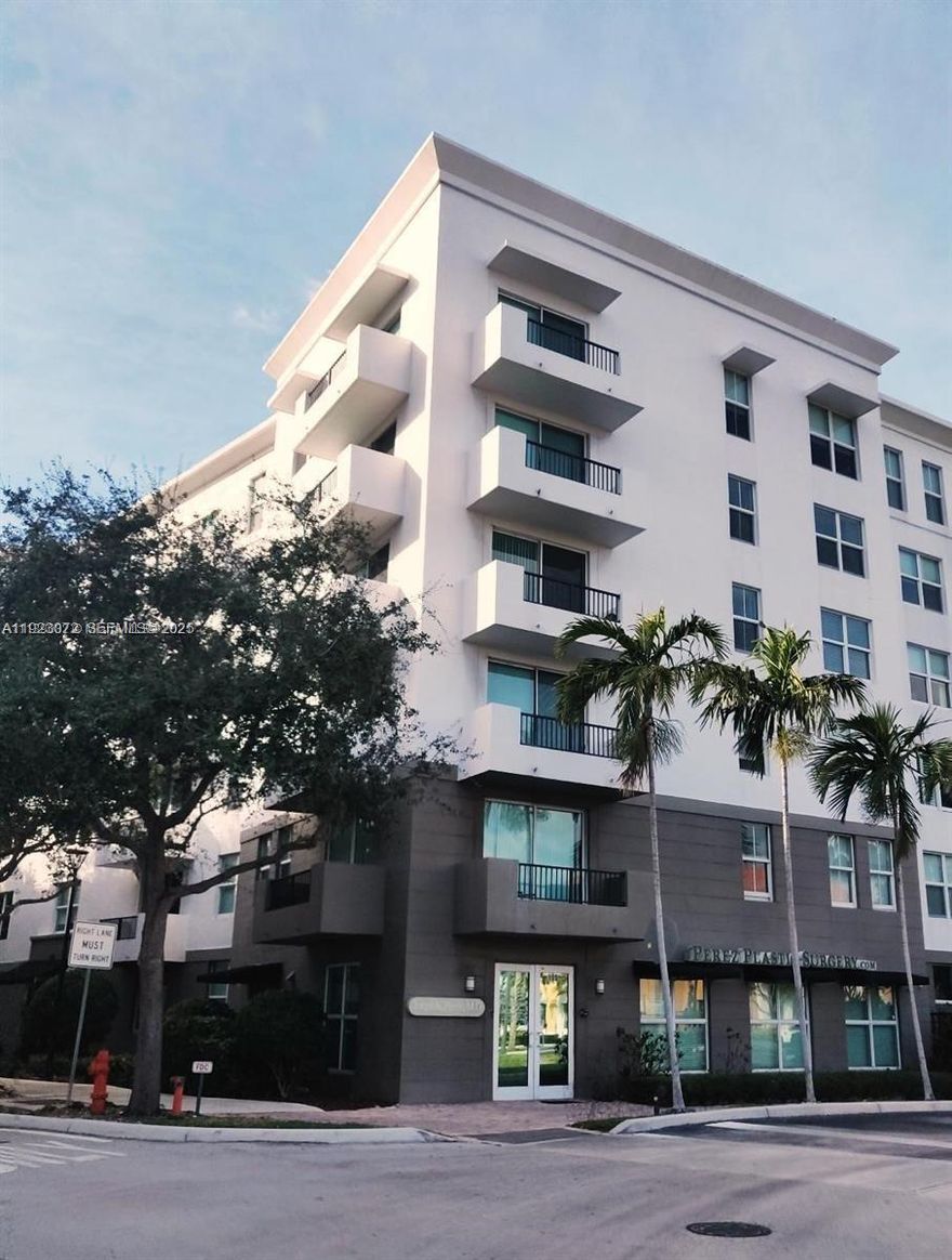 East Fort Lauderdale Condo for rent. Newer building. Split bedroom floor plan. Great ammenities. Near restaurnts, beaches, shops, places of worship, and schools. Two miles to the beach. Close to 95.