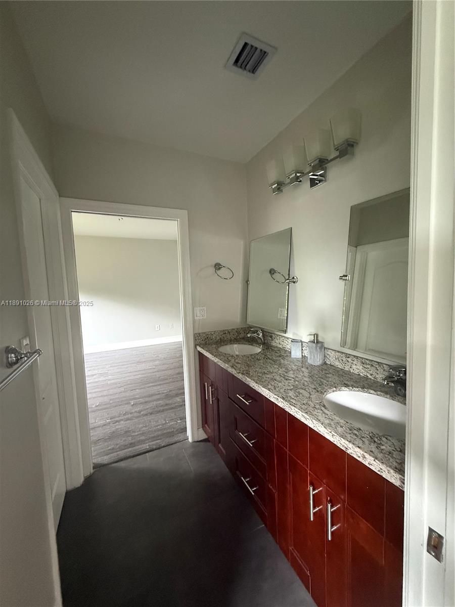 ALLISON ESTATES - Residential Lease