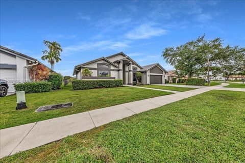 Tiny photo for 22212 Collington Dr, Boca Raton, FL 33428 (MLS # A12007856)