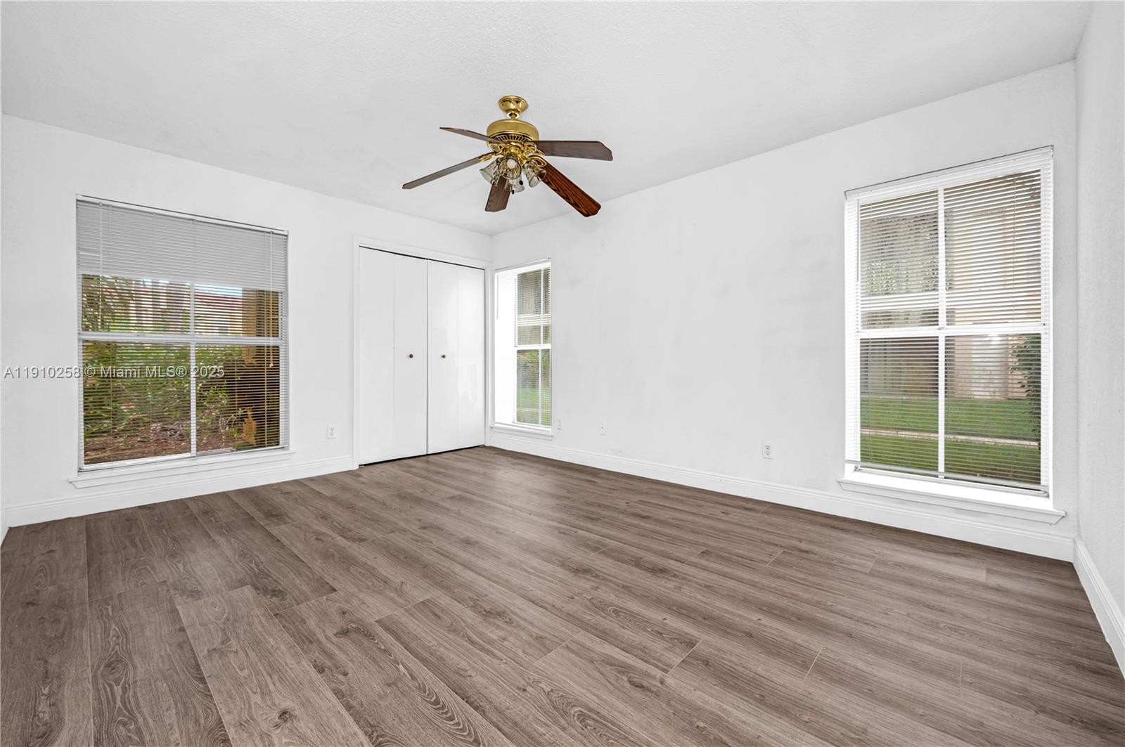 SAVANNAH AT RIVERSIDE COND - Residential Lease