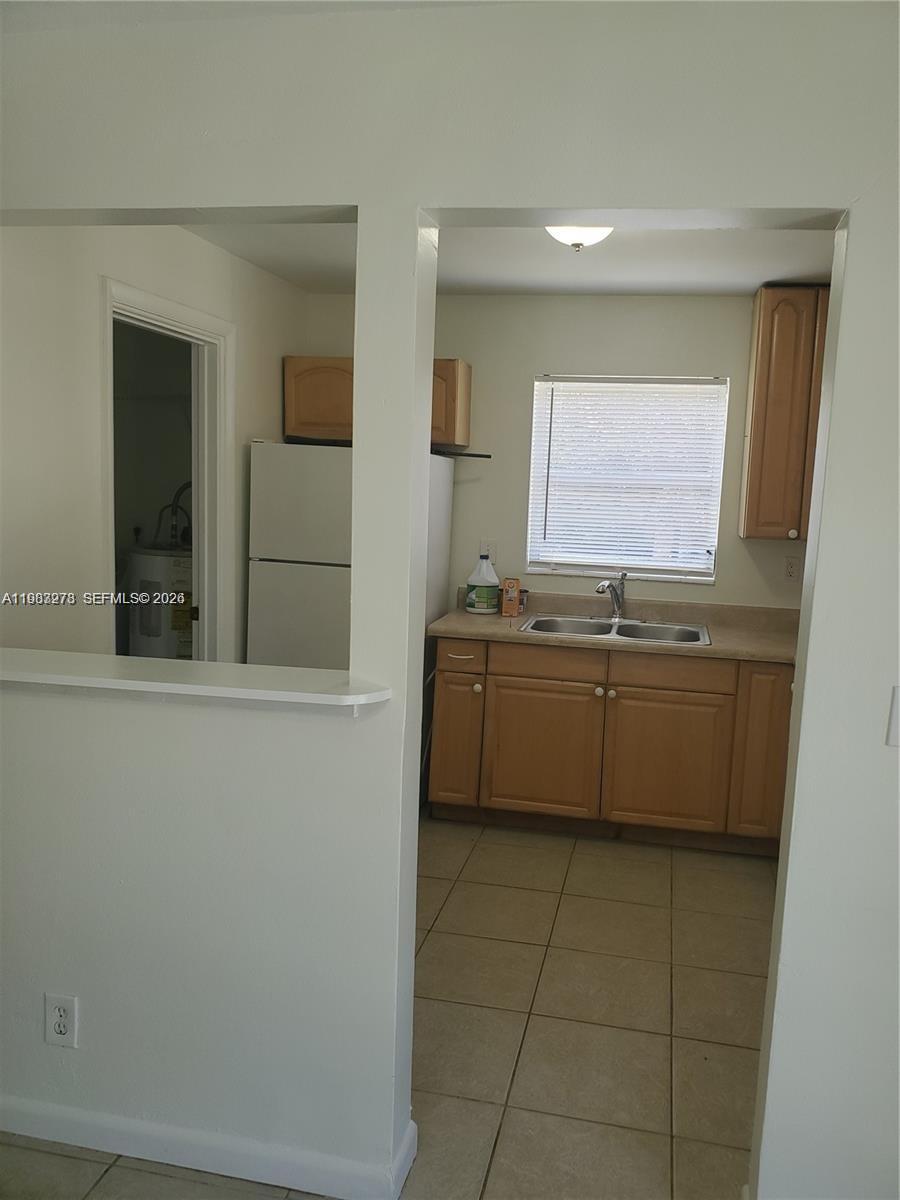 COMMONWEALTH ESTATES - Residential Lease