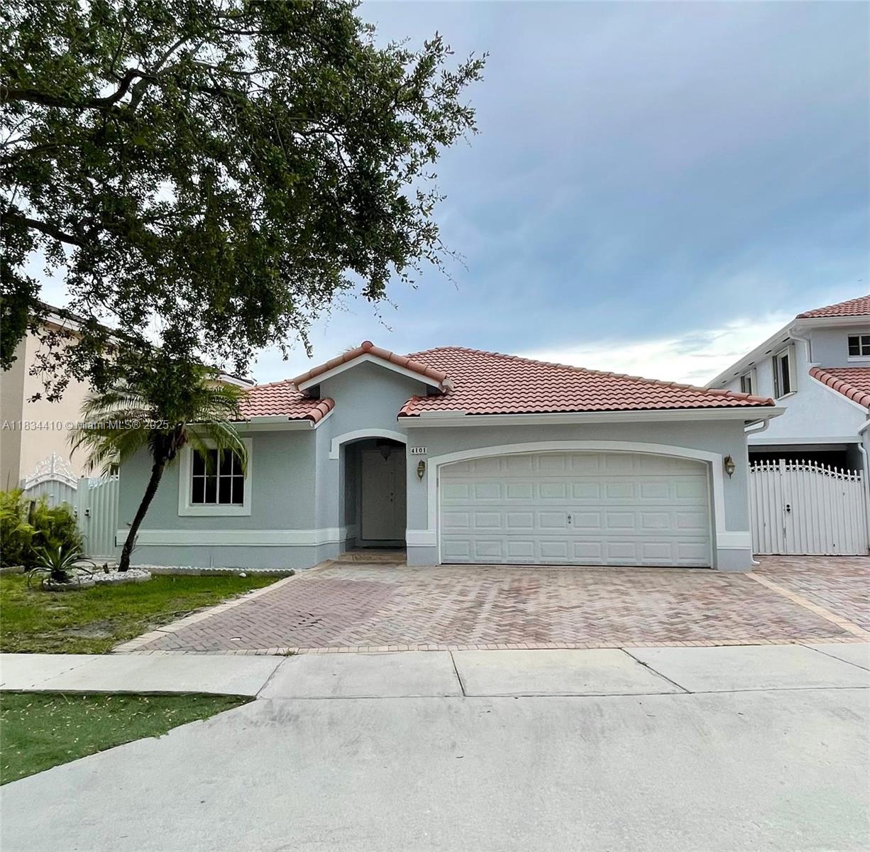 UPDATED 3-BED, 2-BATH SINGLE-STORY HOME WITH CONVERTED GARAGE THAT CAN BE USED AS A 4TH BEDROOM OR HOME OFFICE. FRESHLY PAINTED INSIDE AND OUT, THIS HOME OFFERS A BRAND-NEW MASTER BATHROOM, AN UPDATED GUEST BATH, AND A REMODELED KITCHEN WITH GRANITE COUNTERS AND MODERN APPLIANCES. ENJOY LAKE VIEWS FROM THE SPACIOUS BACKYARD. LOCATED ON A QUIET STREET WITH JUST 27 HOMES, CLOSE TO 8TH STREET, THE 836, AND TOP SCHOOLS. SUPERMARKETS AND SHOPS NEARBY.