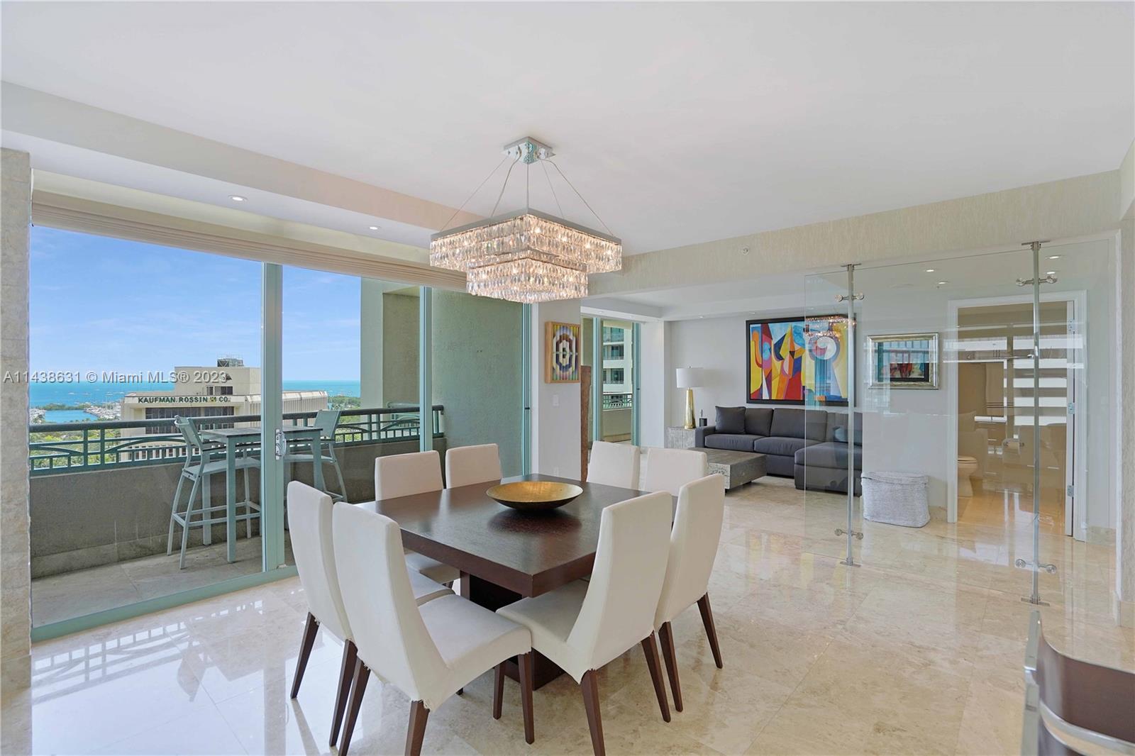 THE EXECUTIVE RESIDENCES - Residential