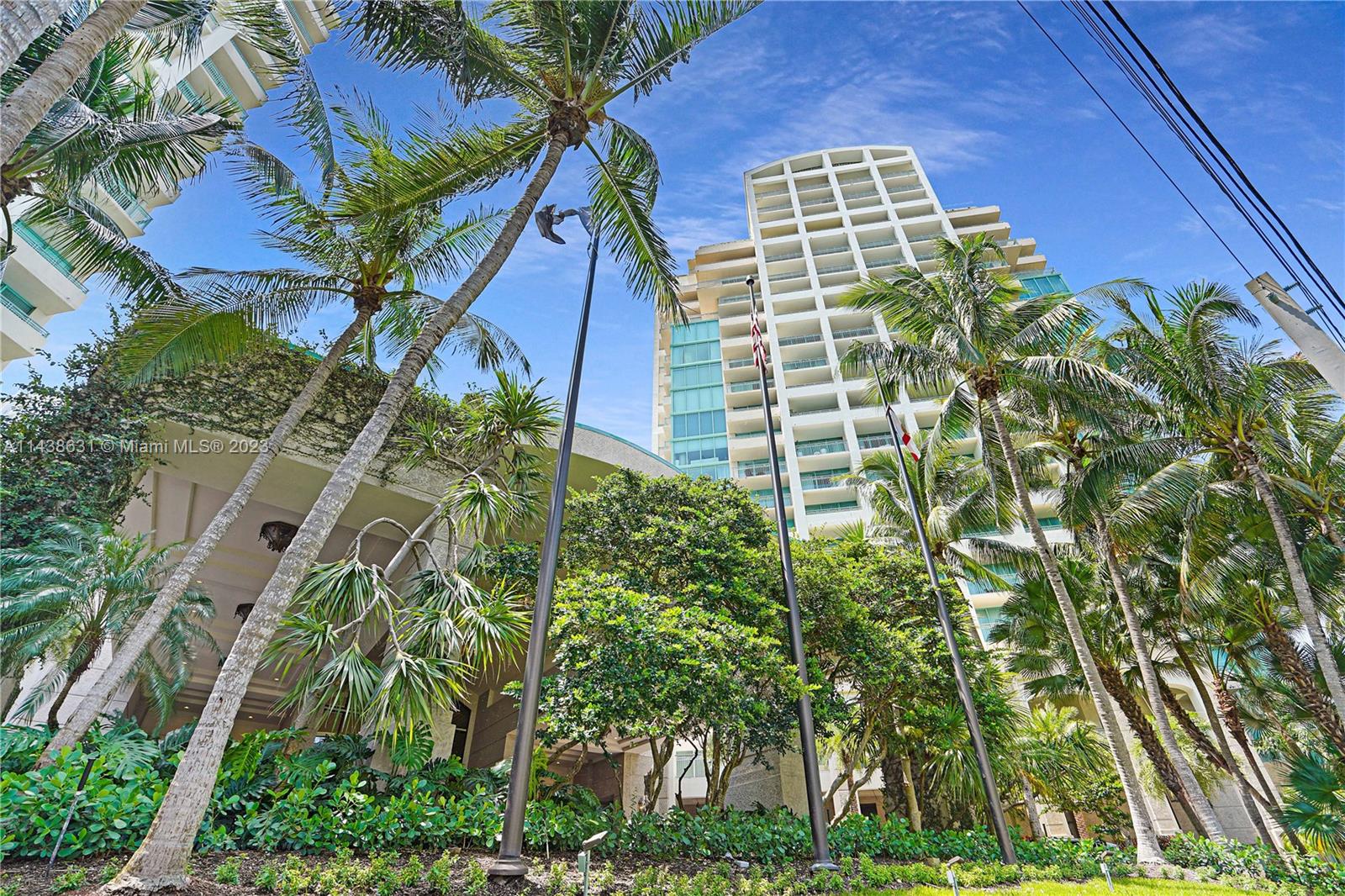 THE EXECUTIVE RESIDENCES - Residential