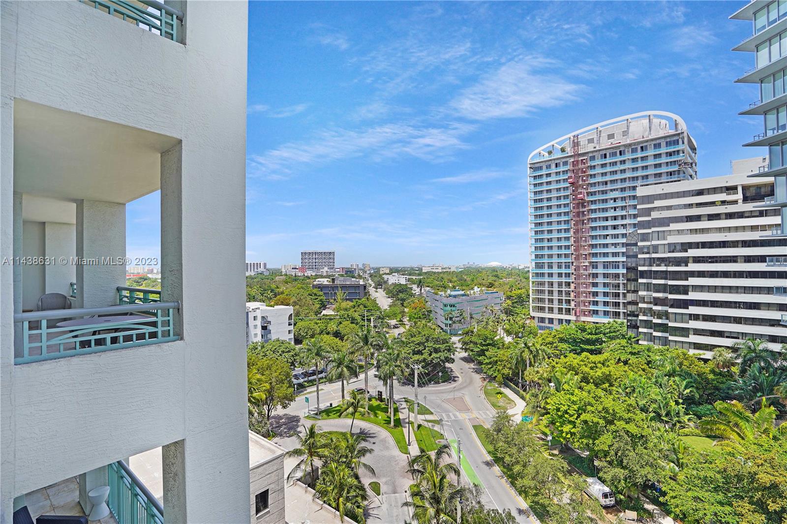 THE EXECUTIVE RESIDENCES - Residential