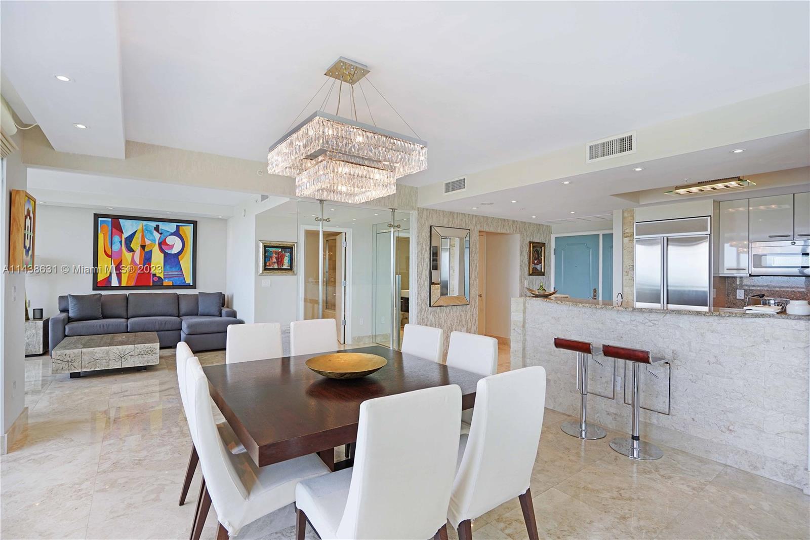 THE EXECUTIVE RESIDENCES - Residential