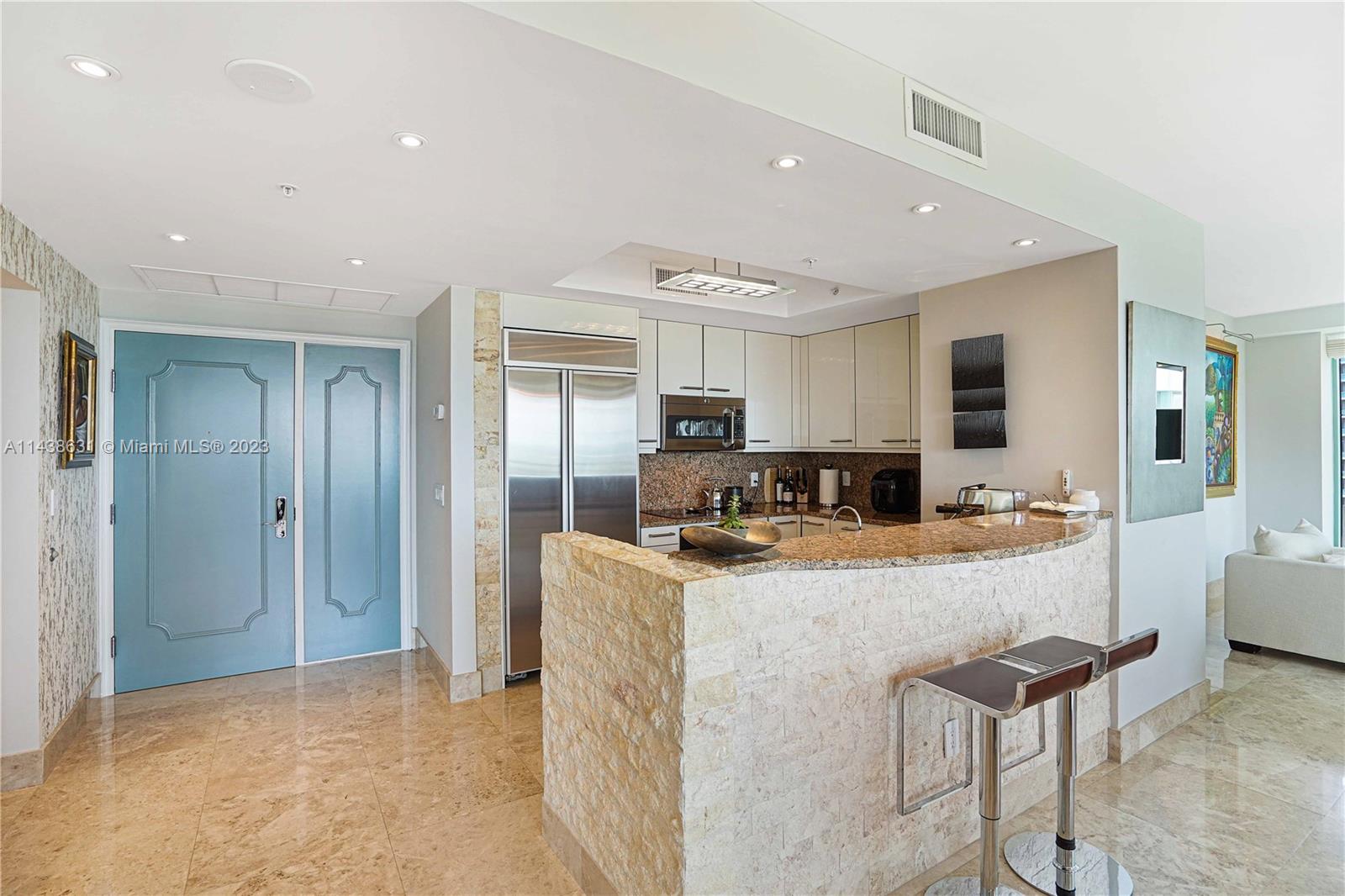 THE EXECUTIVE RESIDENCES - Residential