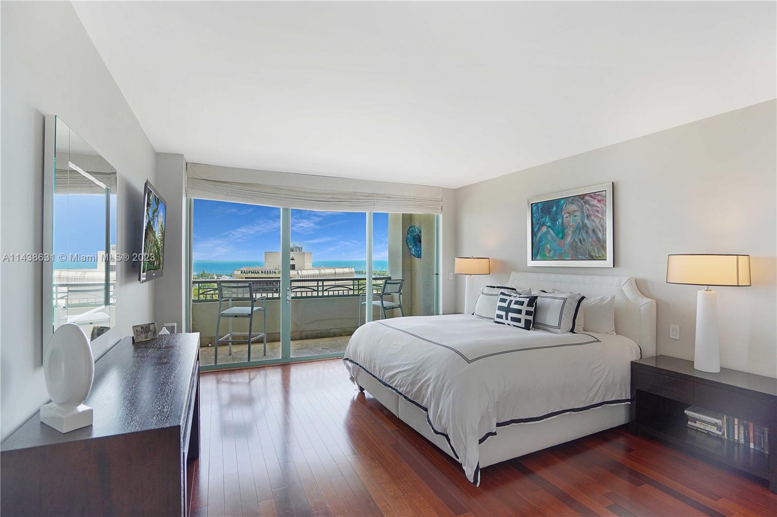 THE EXECUTIVE RESIDENCES - Residential