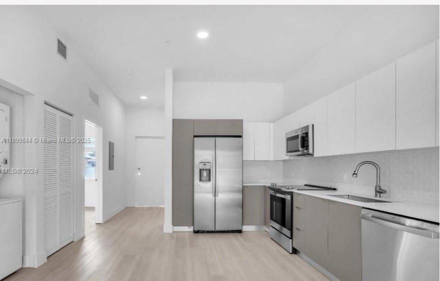 $$$$$ 1 MONTH FREE RENT to QAULIFIED TENANTS  $$$$$$$$ NEW NEW NEW Construction 2 BEDROOM / 2 Baths , Located in the Newest area of Hallandale Beach. Wood Floors Throughout the Unit, 10 Ft. Ceilings, Modern Stainless Steel Kitchen Appliances, Refrigerator, Dishwasher, Micro Wave, Food Compactor, WASHER & DRYER, Walk in Closets,1 FREE Parking spot, Available to purchase additional parking spots, Dog Walks, *** Available for immediate occupancy *** 48 hour approval