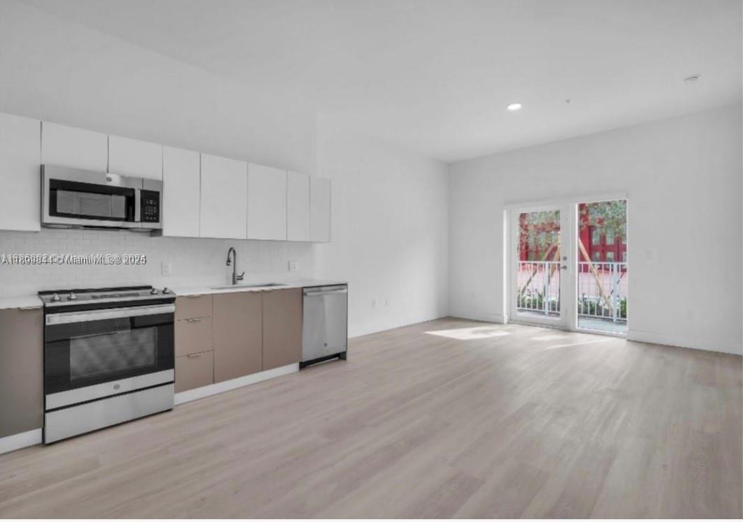 GEO M PHIPPENS - Residential Lease