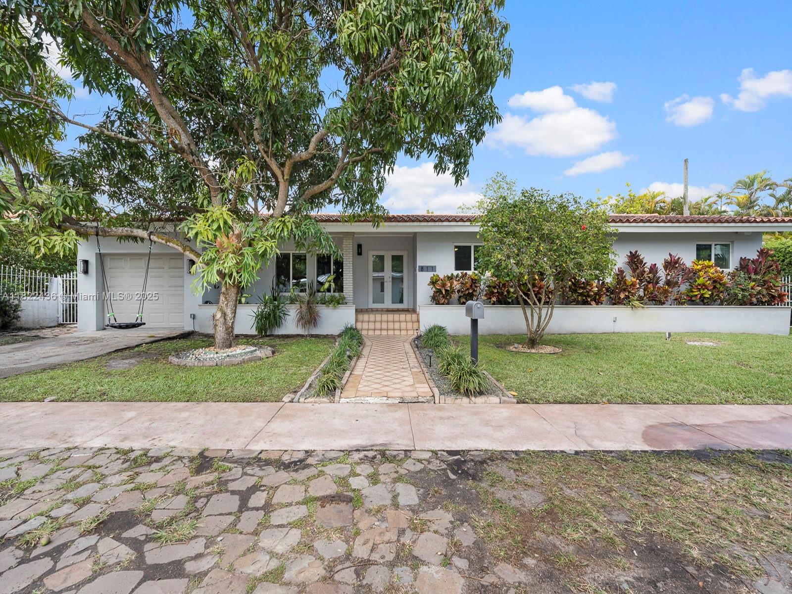 Property for Sale at 811 Trascoro Ave, Coral Gables, Broward County, Florida - Bedrooms: 4 
Bathrooms: 5  - $1,875,000