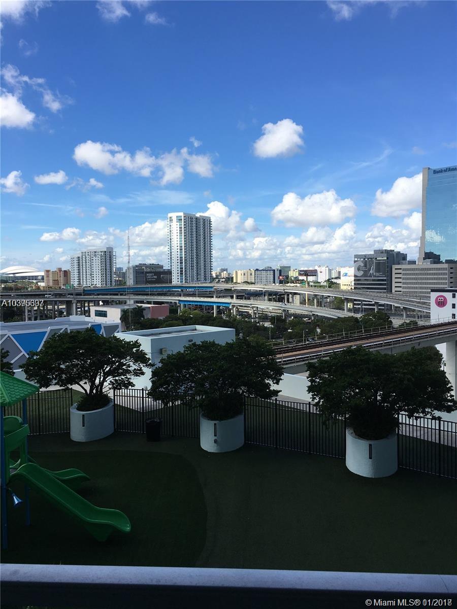 IVY CONDO - Residential