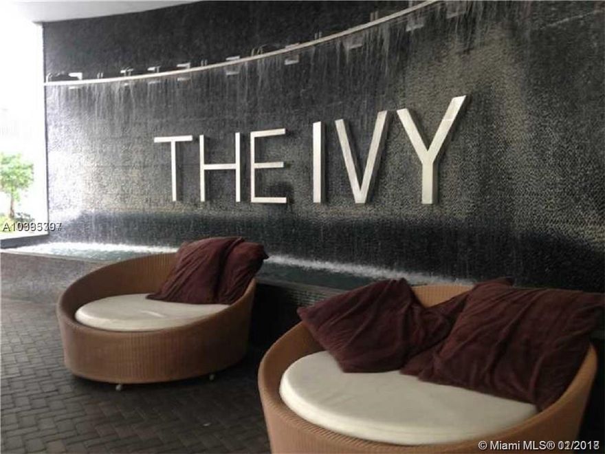 Spacious 1 bedroom 1 bath apartment in Sought After "The Ivy" Condo at Riverside Miami. Talk about location! Condo is full of Luxury Amenities including a party room, spa, sauna, massage room and a Fitness Center. Enjoy the comfort of being minutes away from everything! Motivated Seller. Easy to show.