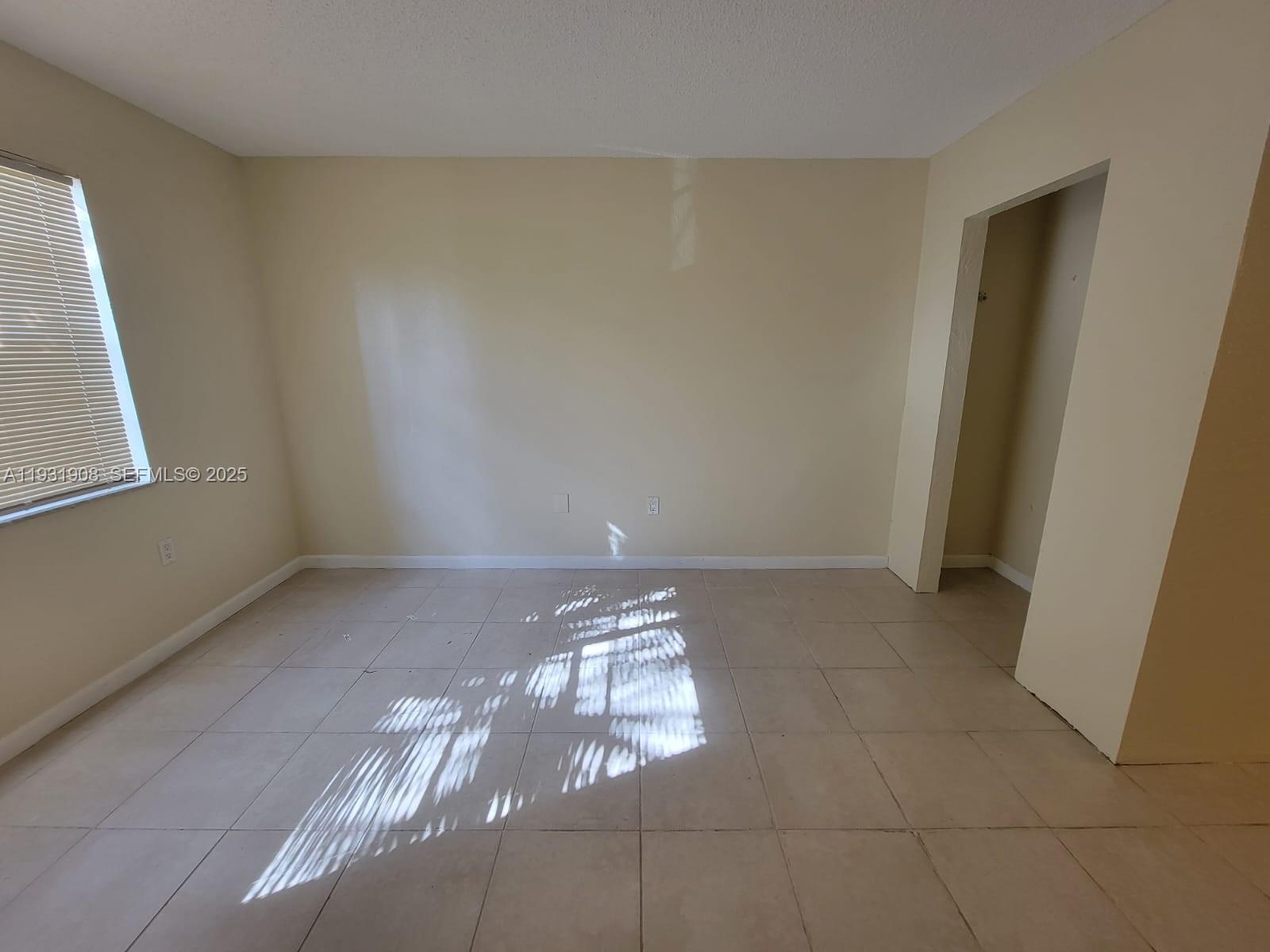 HERITAGE CIRCLE CONDO - Residential