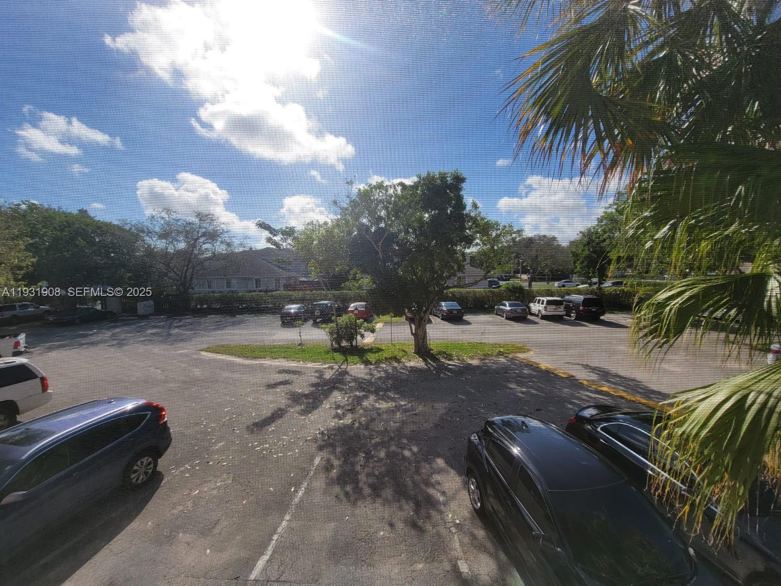 HERITAGE CIRCLE CONDO - Residential