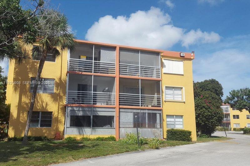 HERITAGE CIRCLE CONDO - Residential