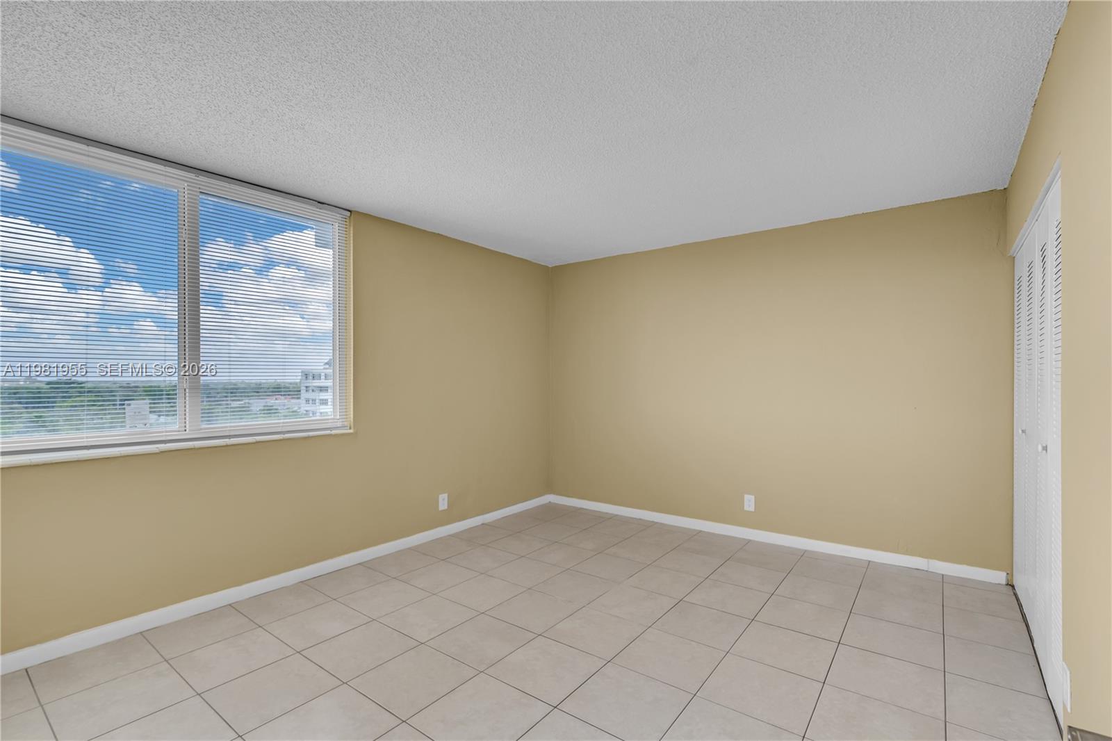 DADELAND PLACE CONDO - Residential