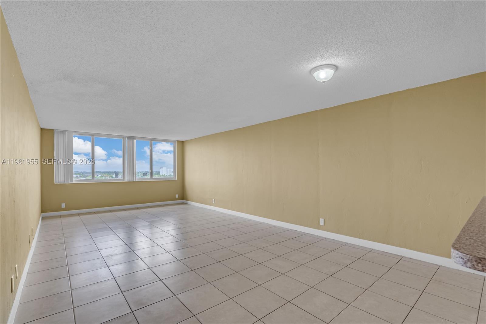 DADELAND PLACE CONDO - Residential