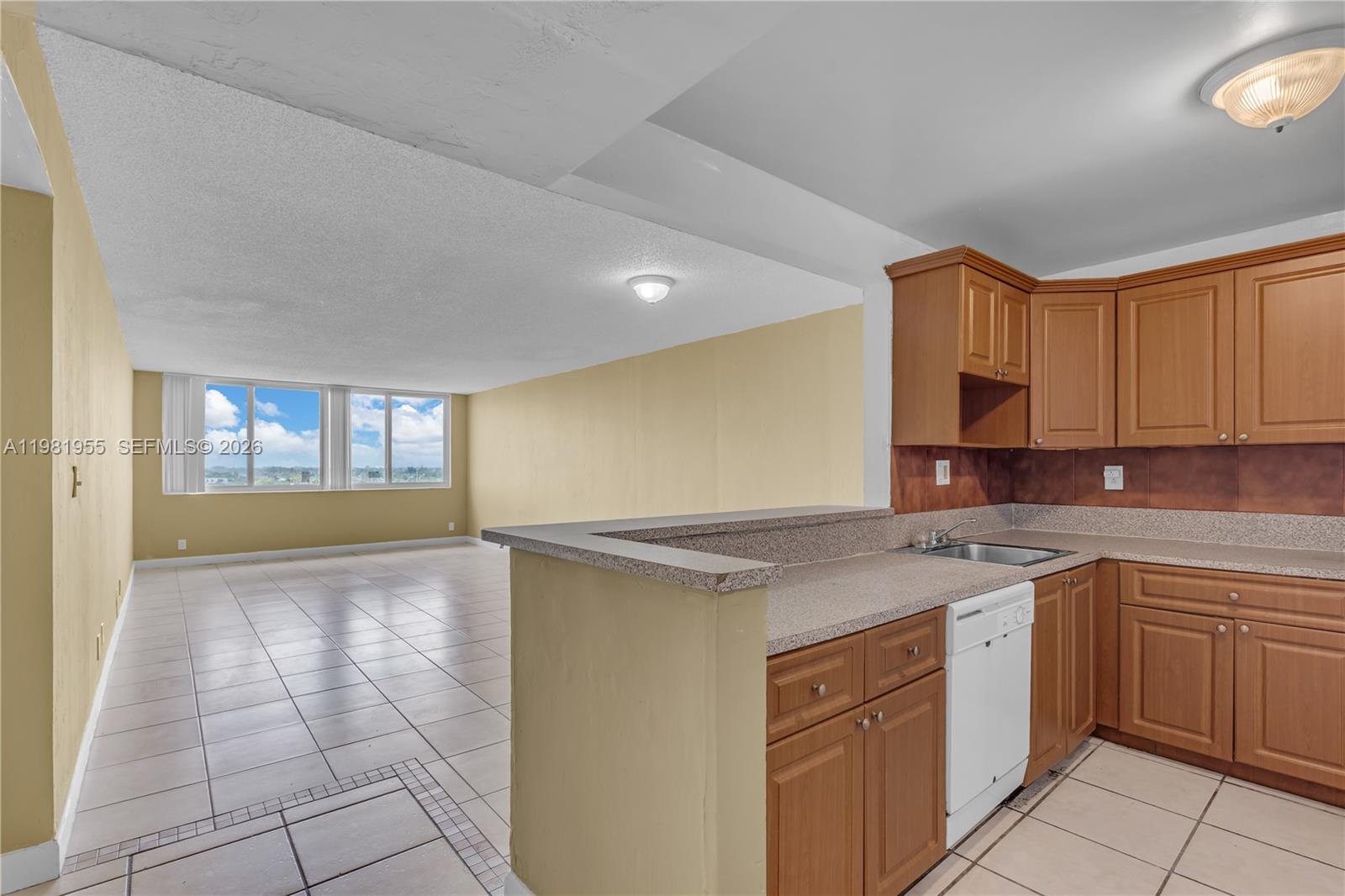 DADELAND PLACE CONDO - Residential