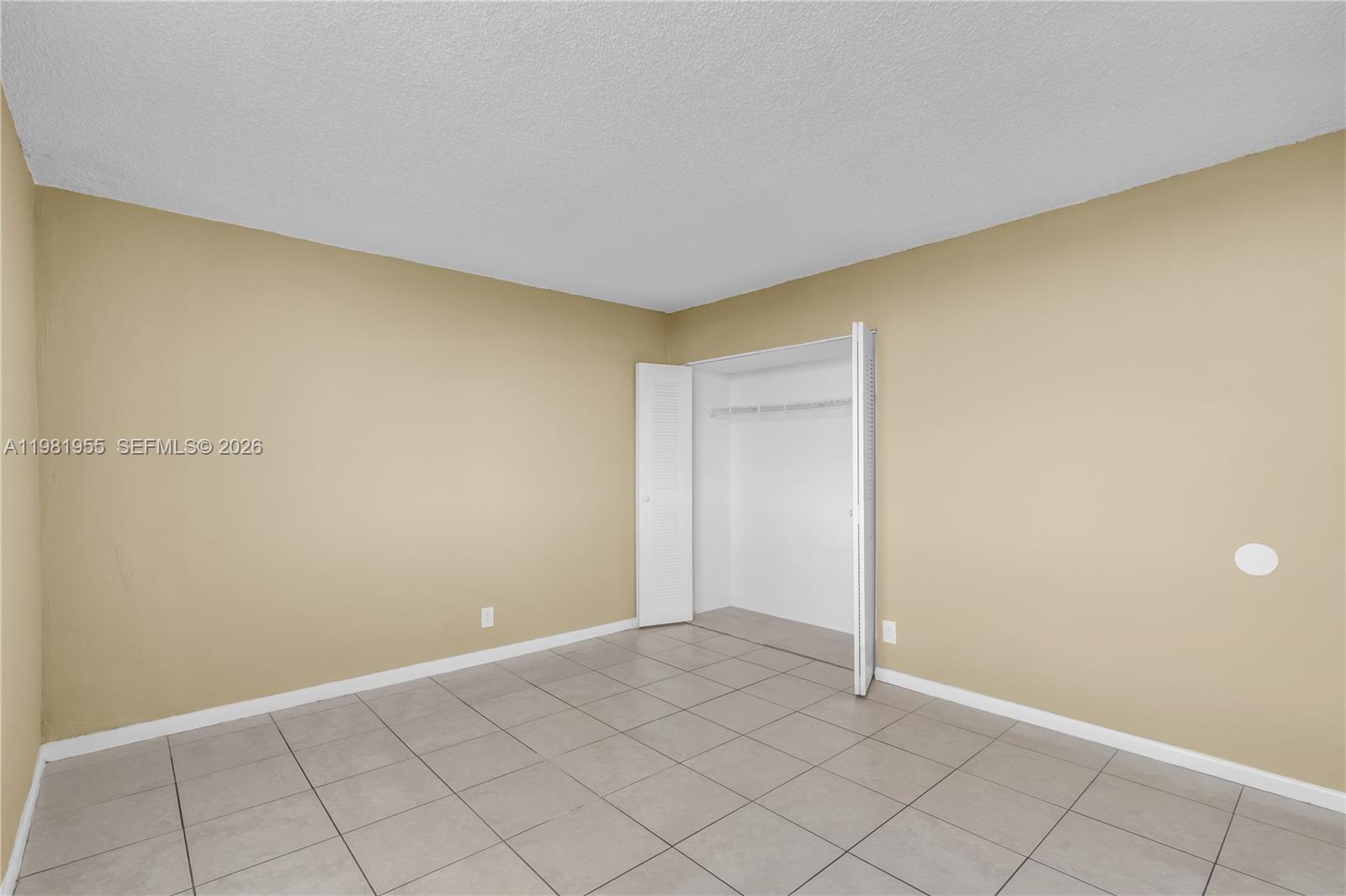 DADELAND PLACE CONDO - Residential