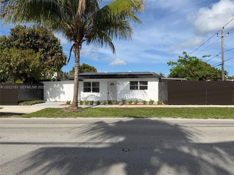 Photo of 1001 S 62nd Ave, Hollywood, FL 33023 (MLS # A12022783)