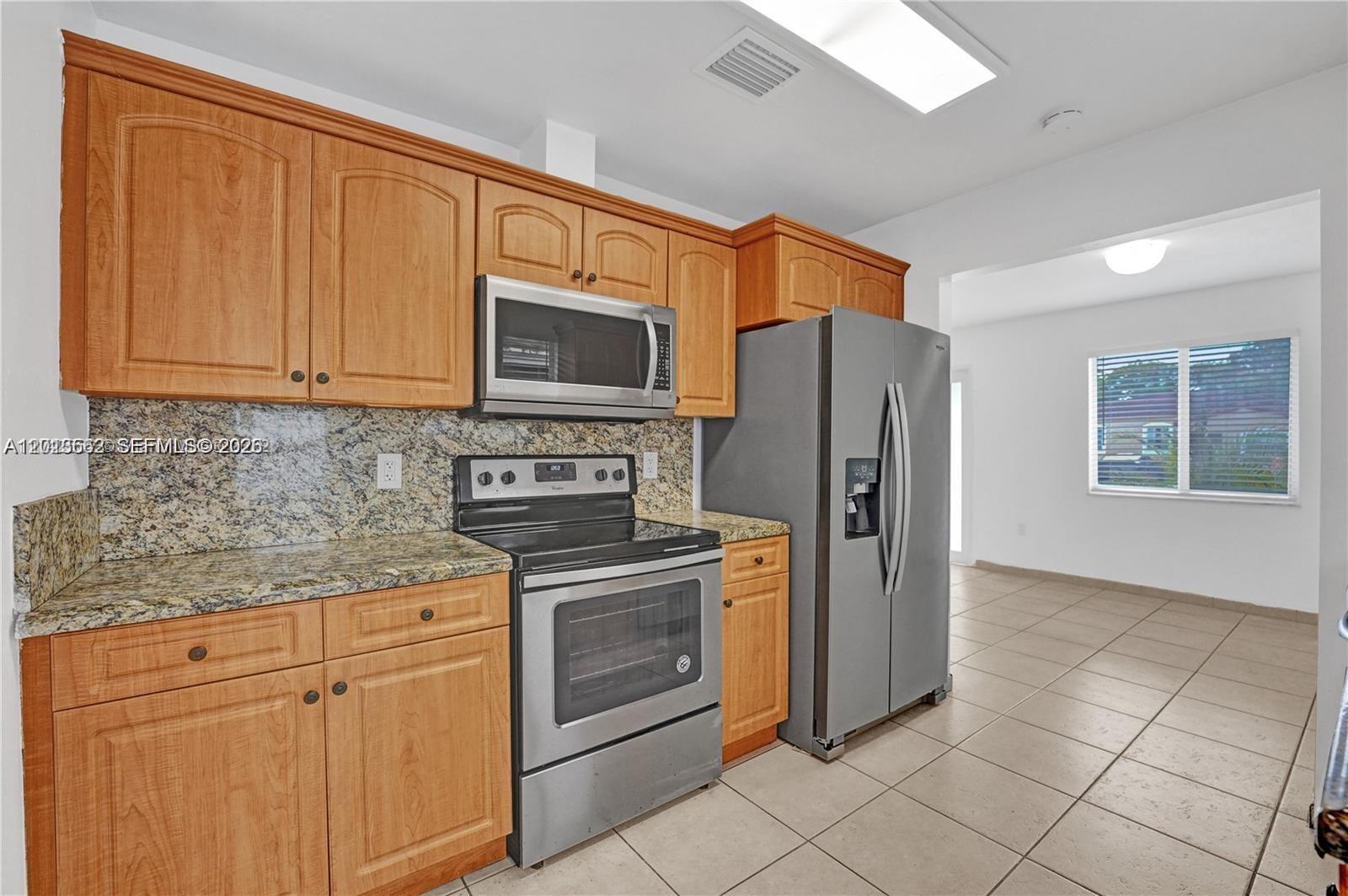 GRAPELAND - Residential Lease